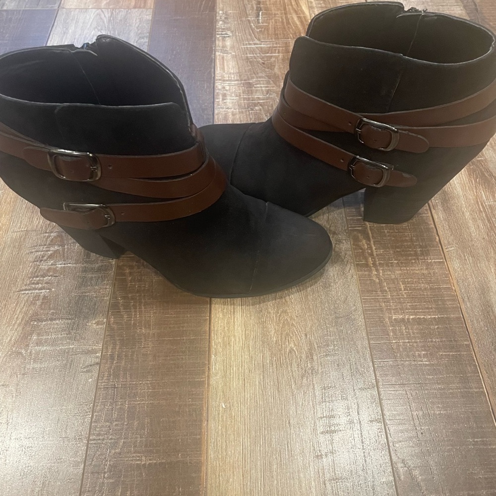 Carlos Santana ankle boots